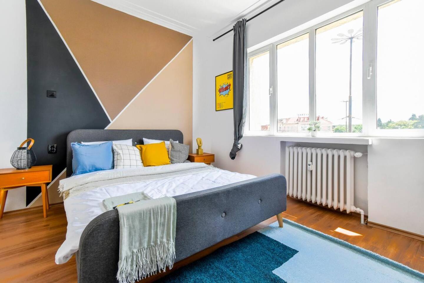 Super Fresh! 3Bdr Apartment In Sofia Center'S Artistic Area ภายนอก รูปภาพ