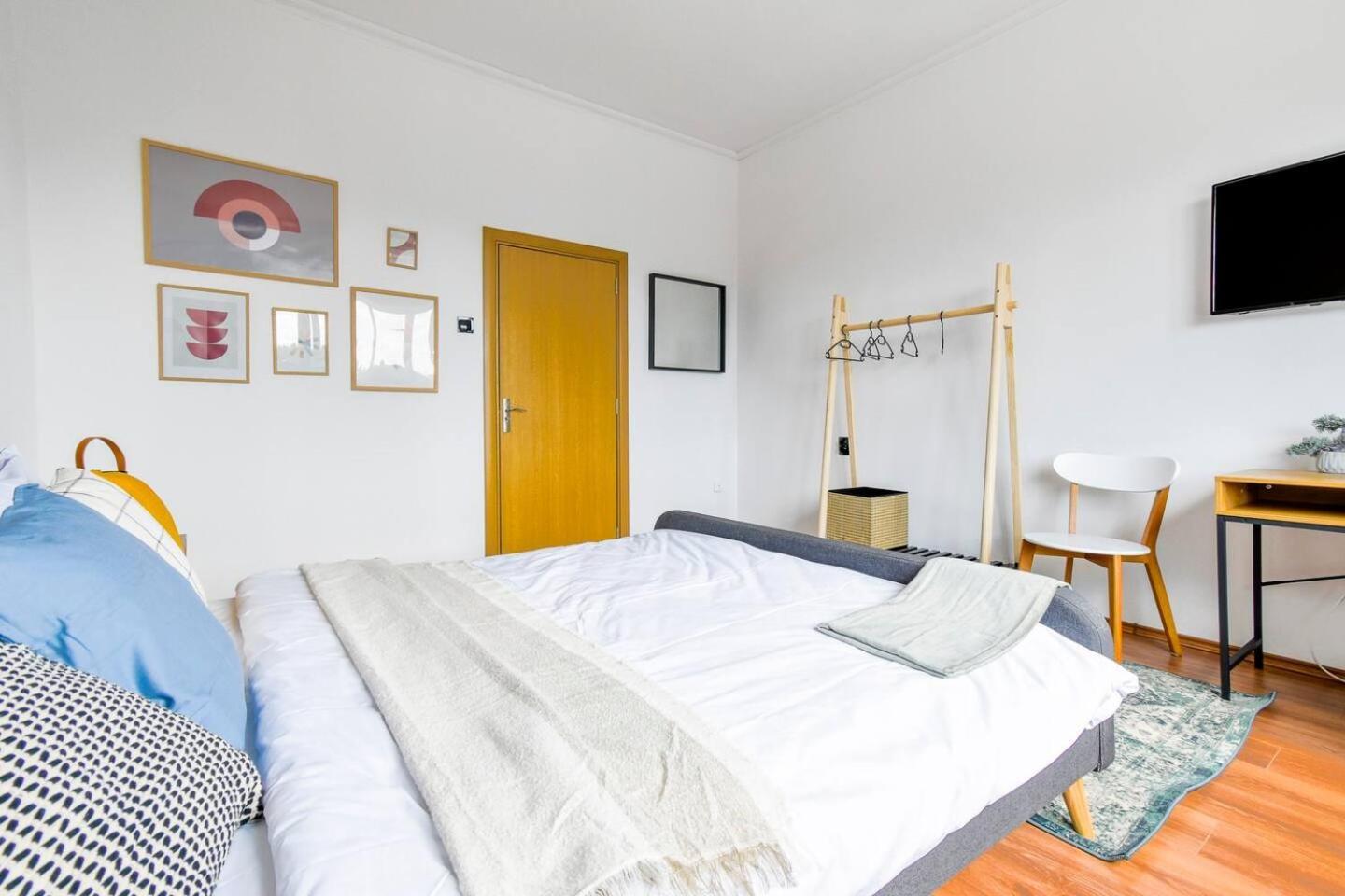 Super Fresh! 3Bdr Apartment In Sofia Center'S Artistic Area ภายนอก รูปภาพ