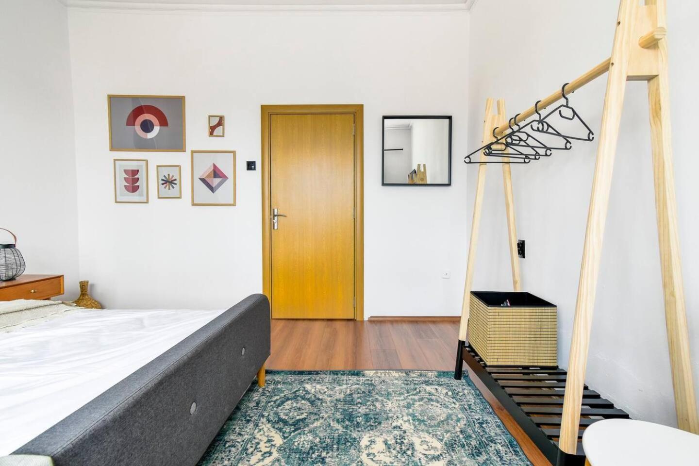 Super Fresh! 3Bdr Apartment In Sofia Center'S Artistic Area ภายนอก รูปภาพ