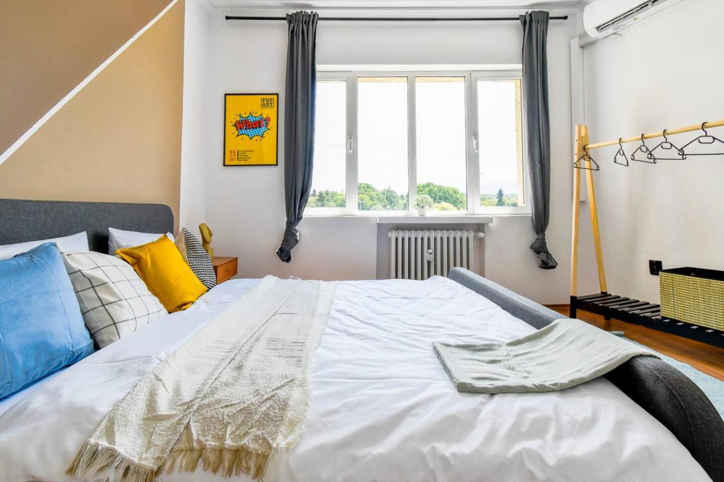 Super Fresh! 3Bdr Apartment In Sofia Center'S Artistic Area ภายนอก รูปภาพ