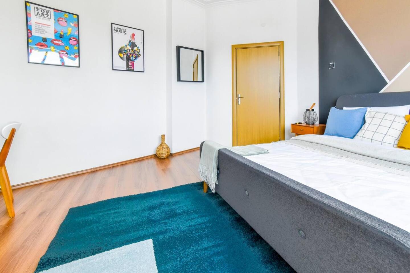 Super Fresh! 3Bdr Apartment In Sofia Center'S Artistic Area ภายนอก รูปภาพ